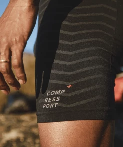 Compressport - Seamless Boxer - Men's - Black/Grey -comfyballs-shop AM00130B 102 Alternate 2 60418.1651569038
