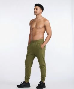 2XU - Commute Trackpant - Men's - Winter Moss/Black -comfyballs-shop MR6884b WMO BLK 27 1 92542.1666697517