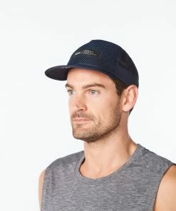 2XU - Light Speed Trucker - Unisex - Midnight/Finish Lines White -comfyballs-shop UQ6542f MDN FLW 05 48616.1652688859