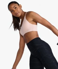 2XU - Aero Medium Impact Bra - Women's - Peach Whip/Peach Whip -comfyballs-shop WR6347a PCW PCW 06 66486.1652691142